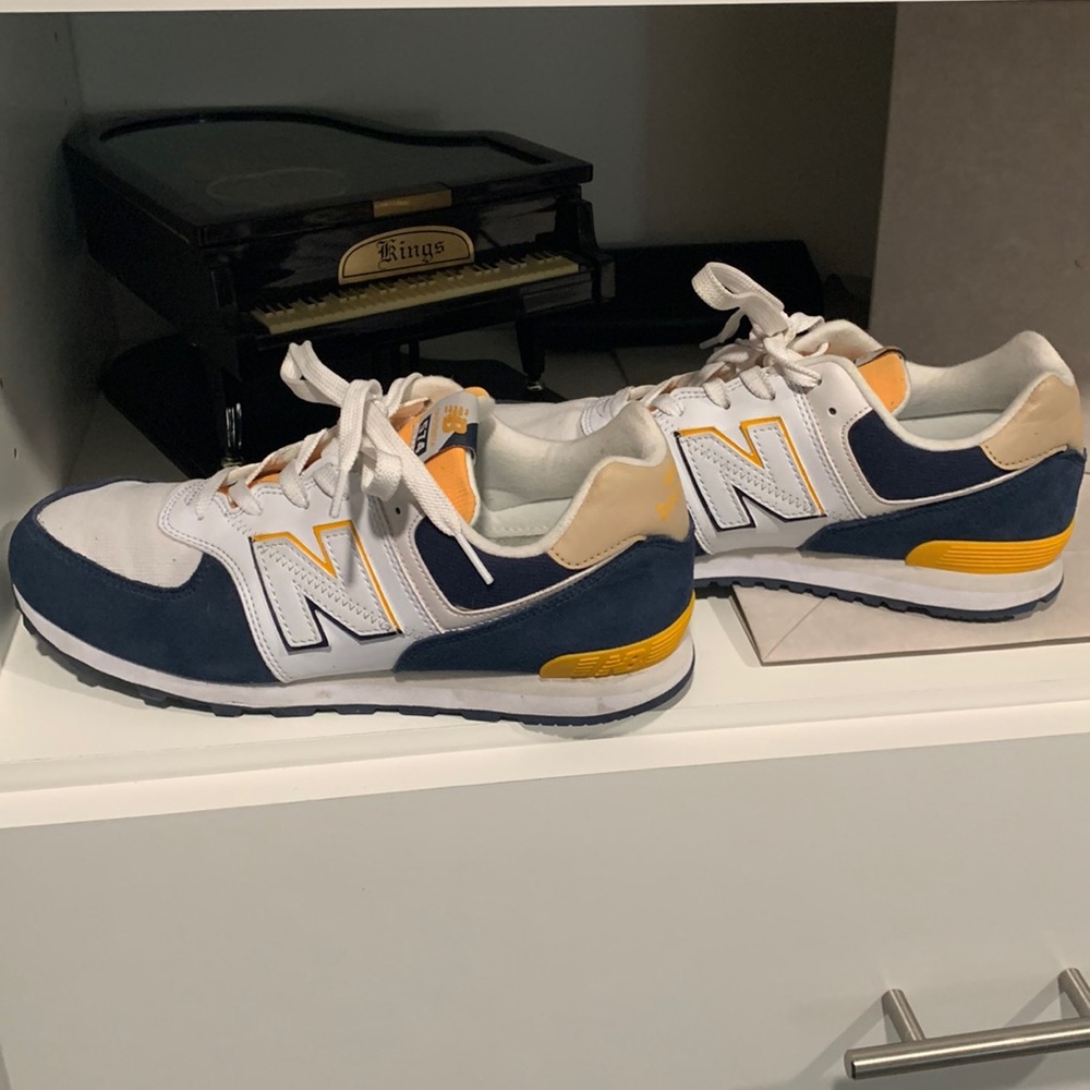 Men’s New Balance 574 casual shoes